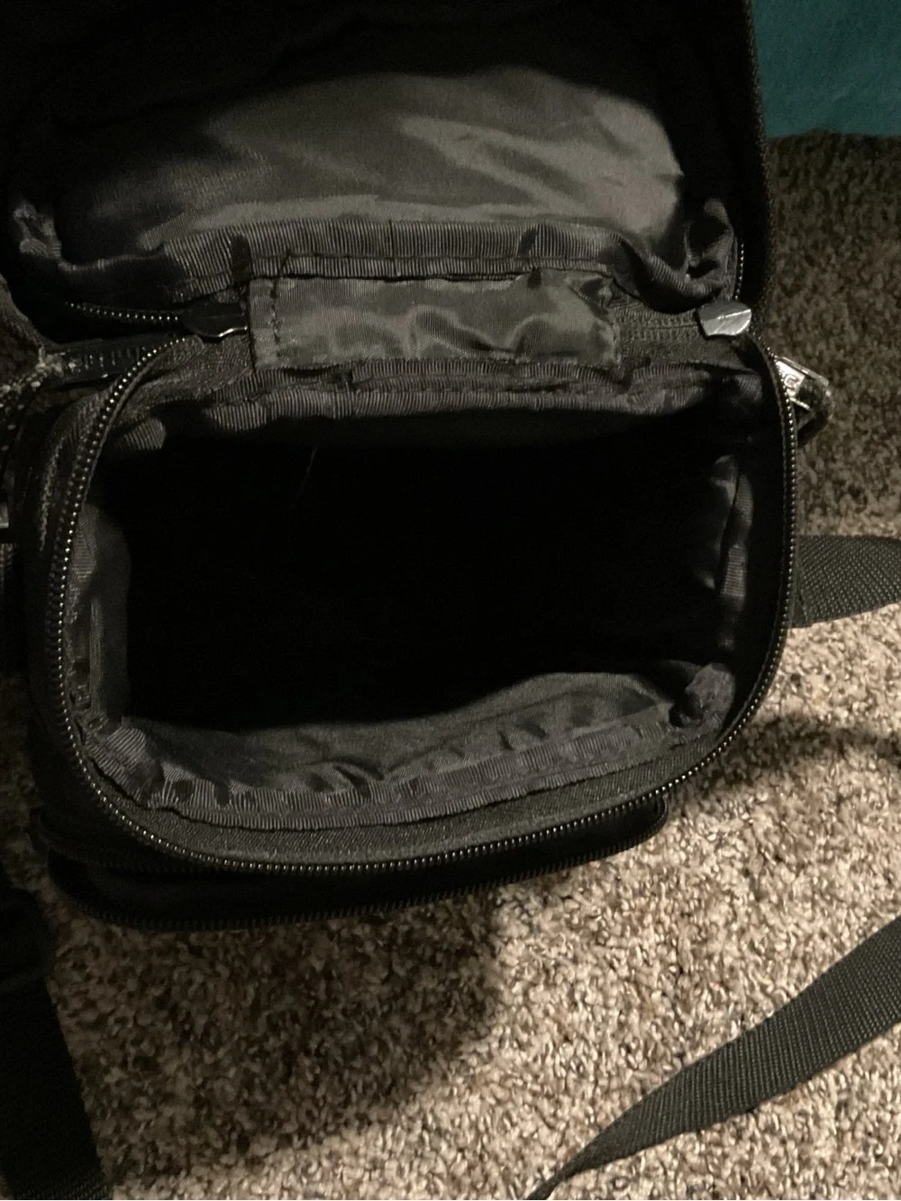 Tamrac Black Messenger Camera Bag for Men